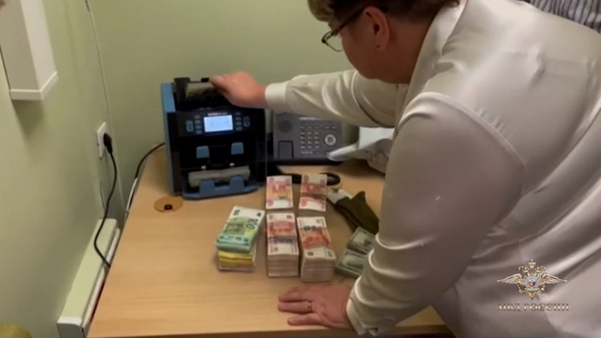 Пресечена деятельность группы, которая специализировалась на незаконных банковских операциях