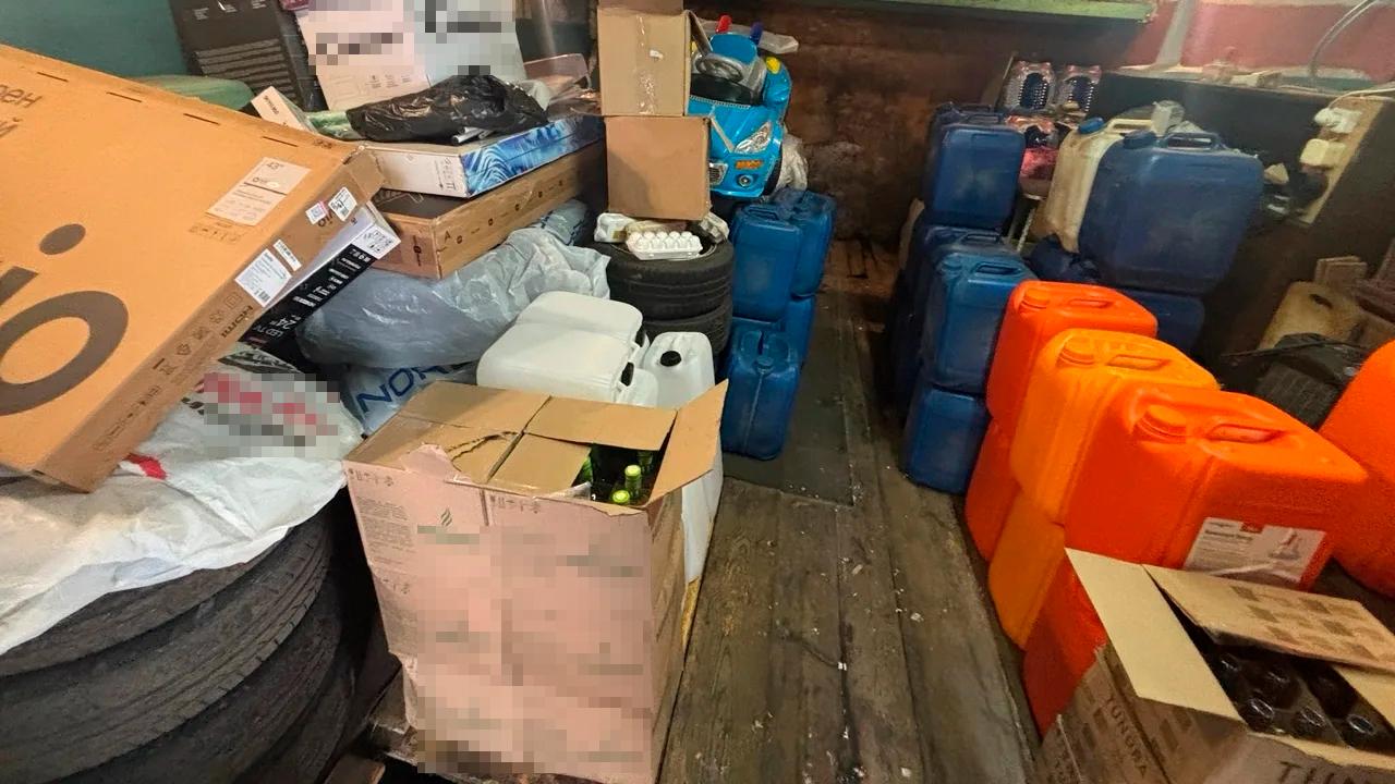 Полиция Рязани ликвидировала подпольный алкоцех, обустроенный в гараже бутлегером-рецидивистом