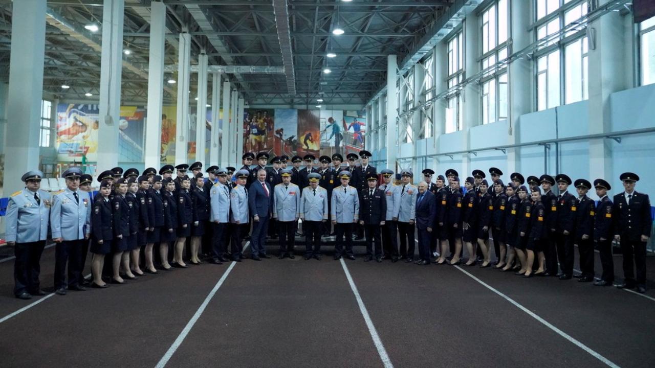 Владимир Кубышко принял участие в церемонии вручения дипломов выпускникам Владивостокского филиала ДВЮИ МВД России