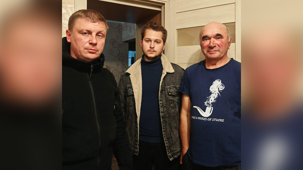 Сотрудники полиции оперативно разыскали пенсионера, который сутки плутал по лесу в Приморском крае