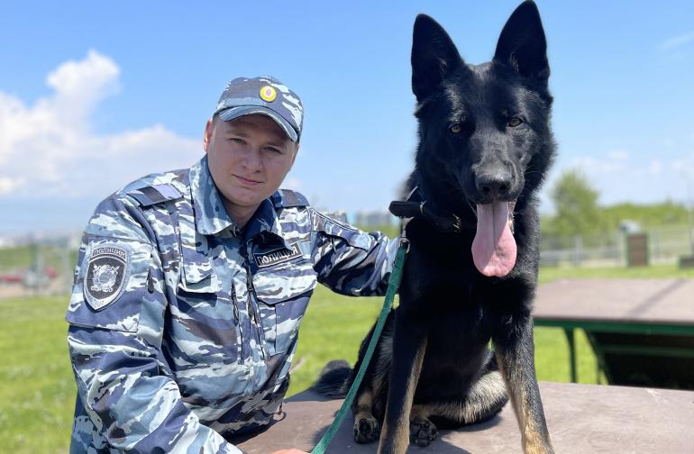 Напарника выбрала чутьём