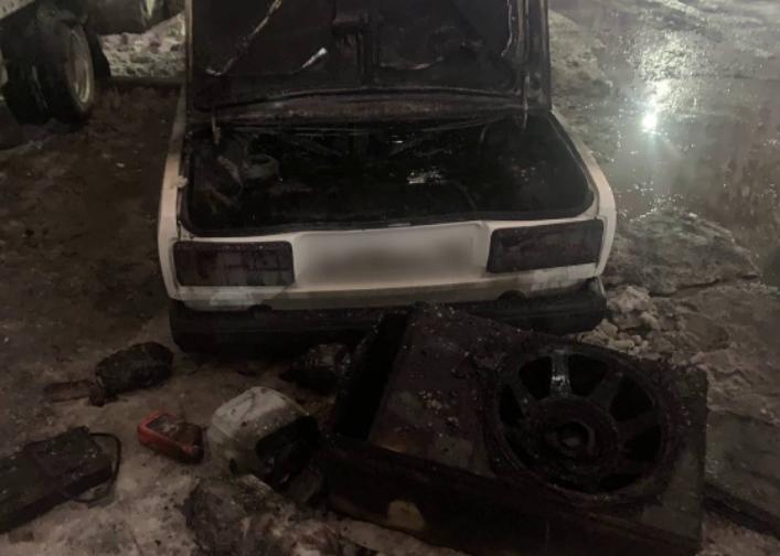 Тюменские оперативники задержали мужчину, подозреваемого в поджоге трёх автомобилей