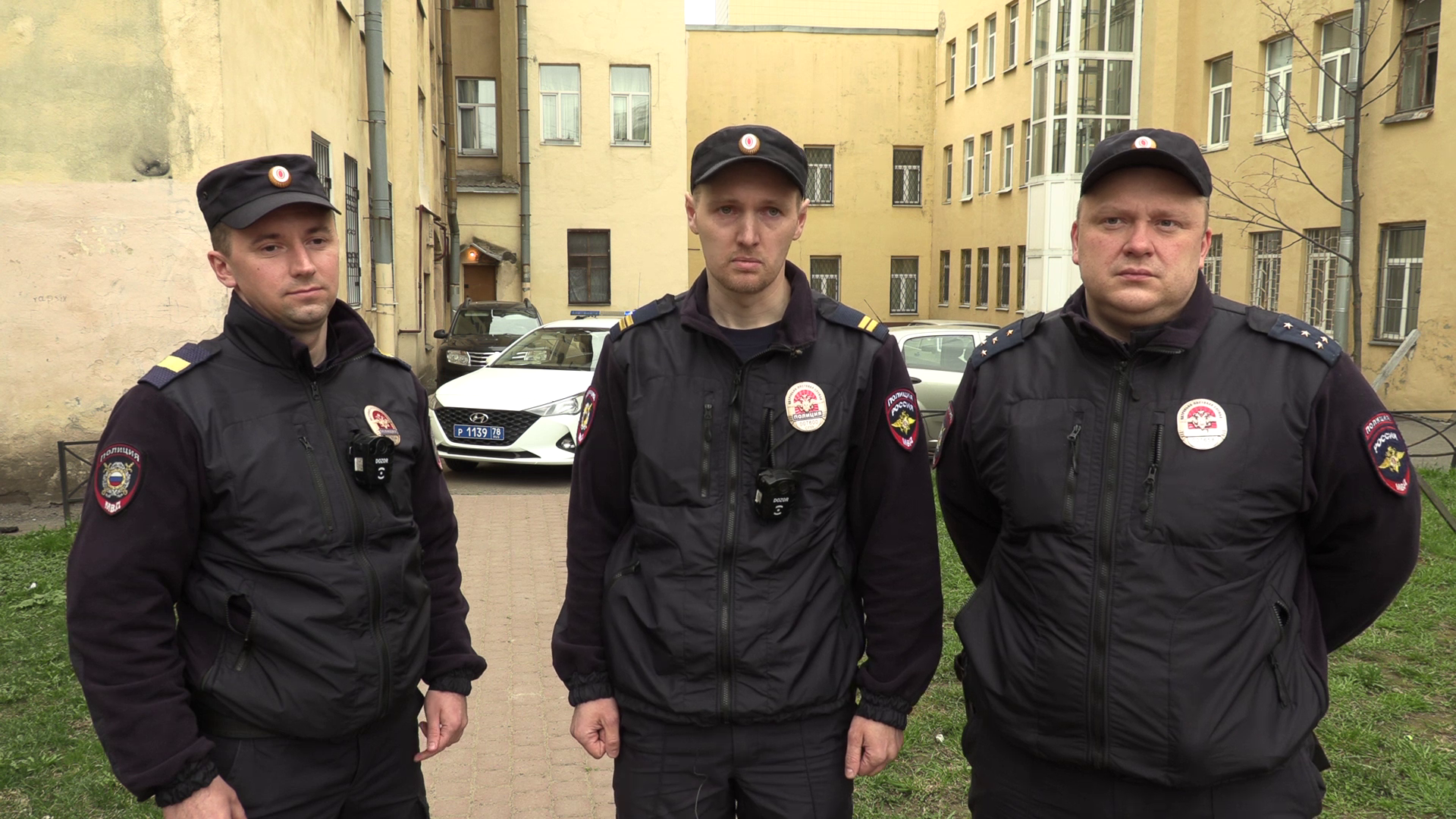 В Петербурге полицейские спасли тонущего мужчину