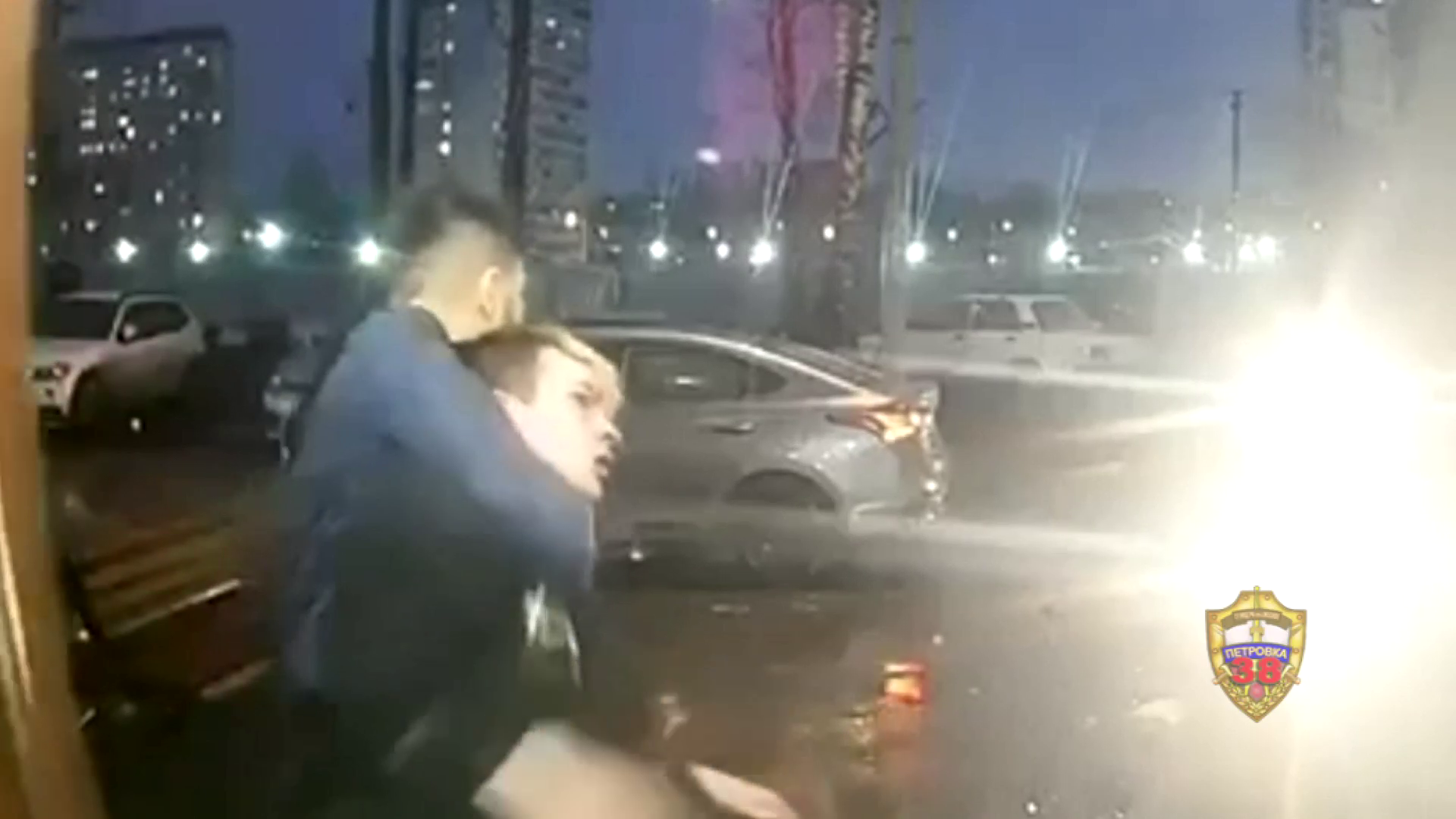 Троих злоумышленников задержала столичная полиция за вымогательство денег и похищение человека