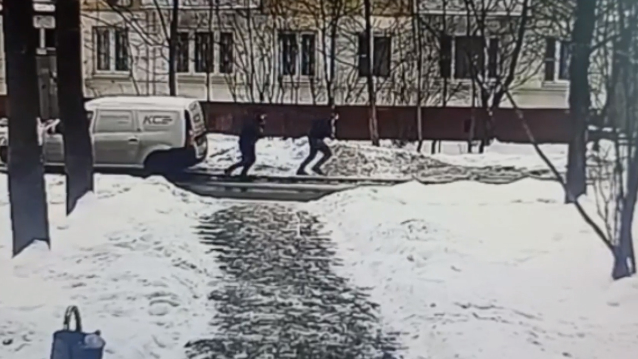 Столичные полицейские задержали подозреваемого в грабеже курьера