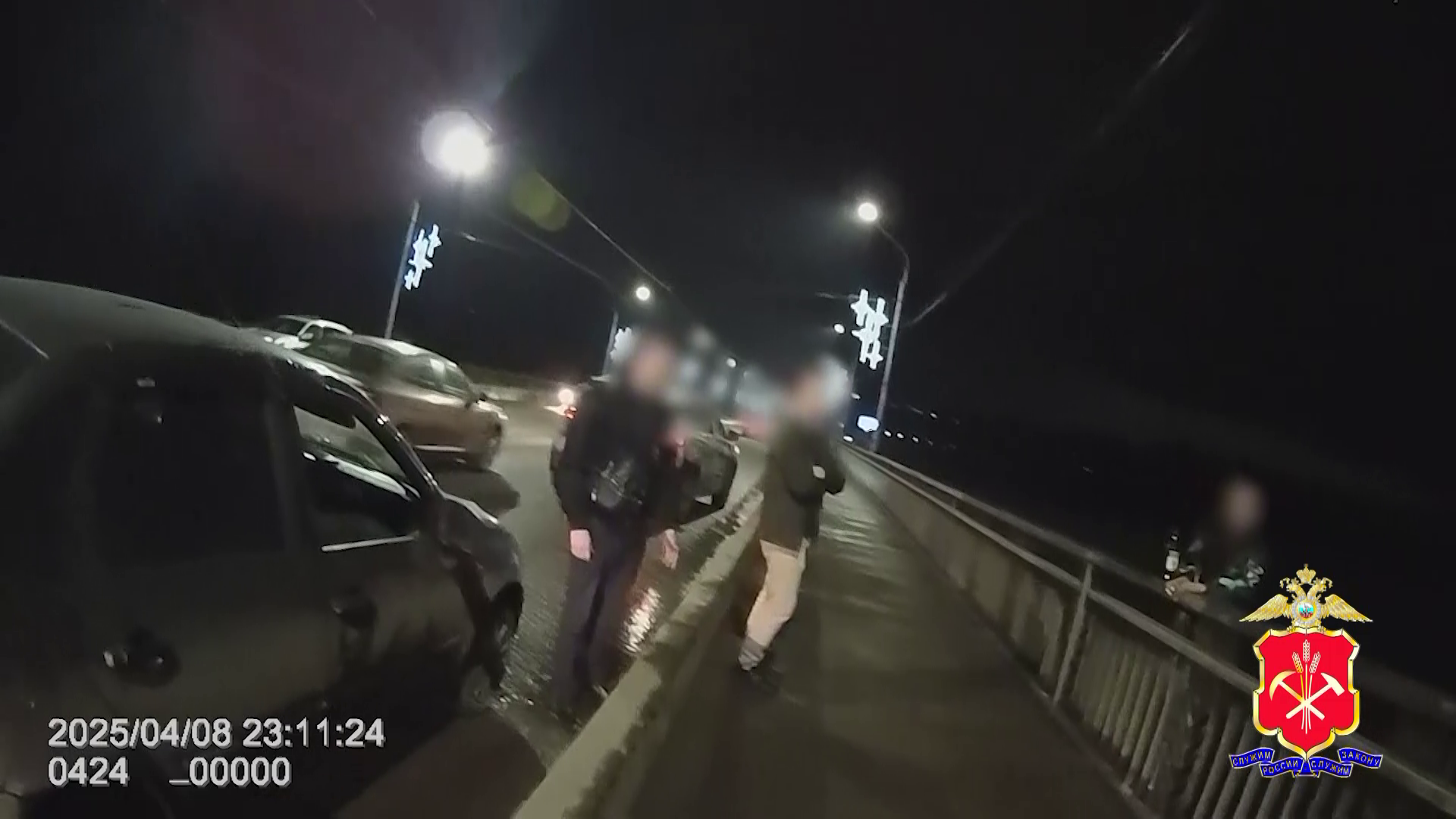 В Новокузнецке сотрудники полиции спасли местную жительницу, пытавшуюся спрыгнуть с моста