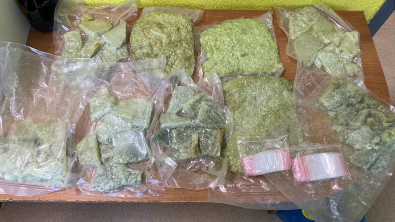 Полицейские Тюмени пресекли перевозку почти 4,3 кг мефедрона из Ярославля в Иркутск