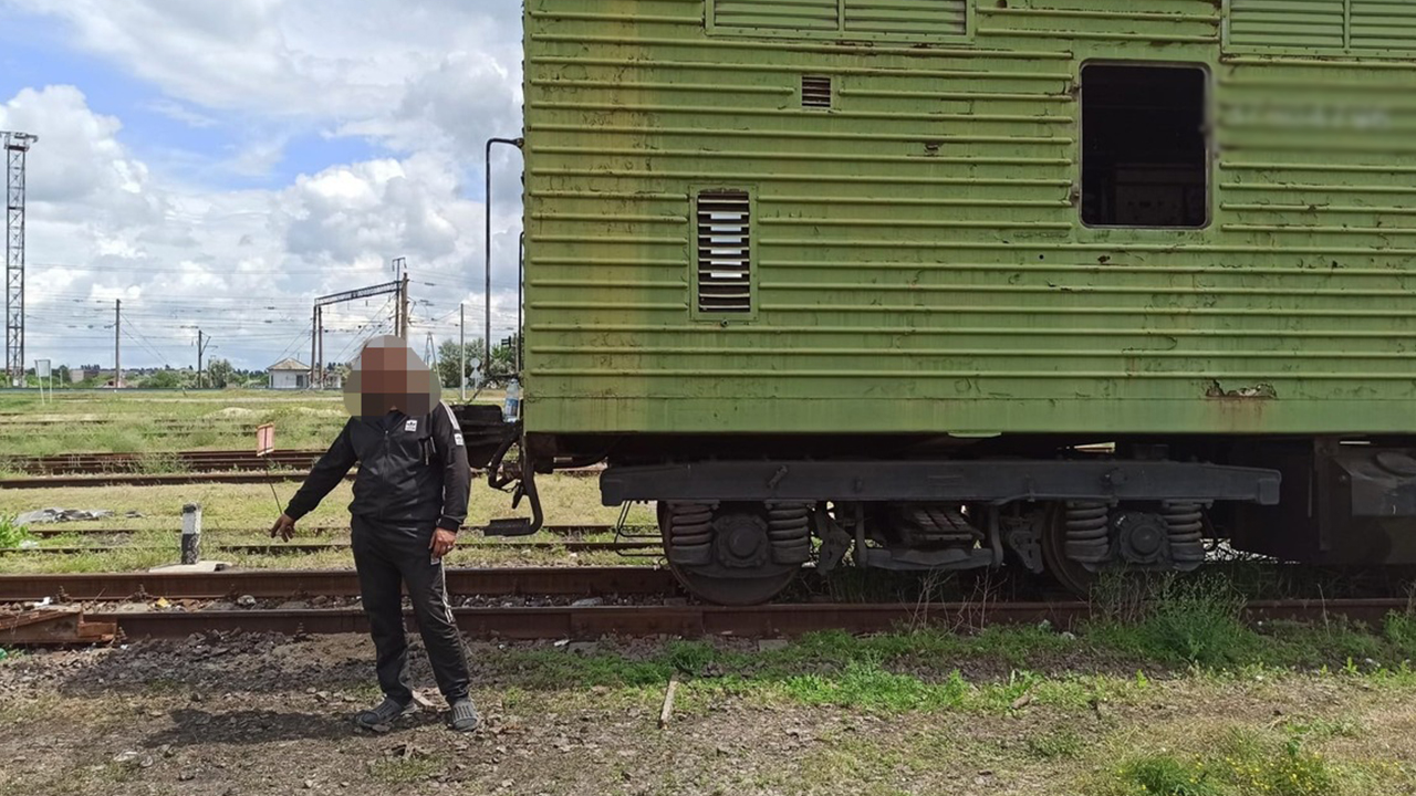 В Белгородской области транспортные полицейские пресекли хищение металла
