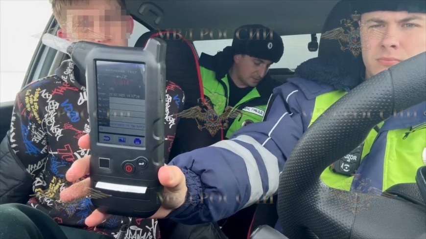 В Омской области полицейские для задержания угонщика применили огнестрельное оружие
