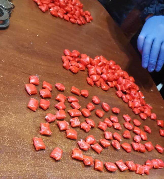 В Екатеринбурге сотрудники полиции изъяли у жителя Перми более 600 граммов запрещённого вещества