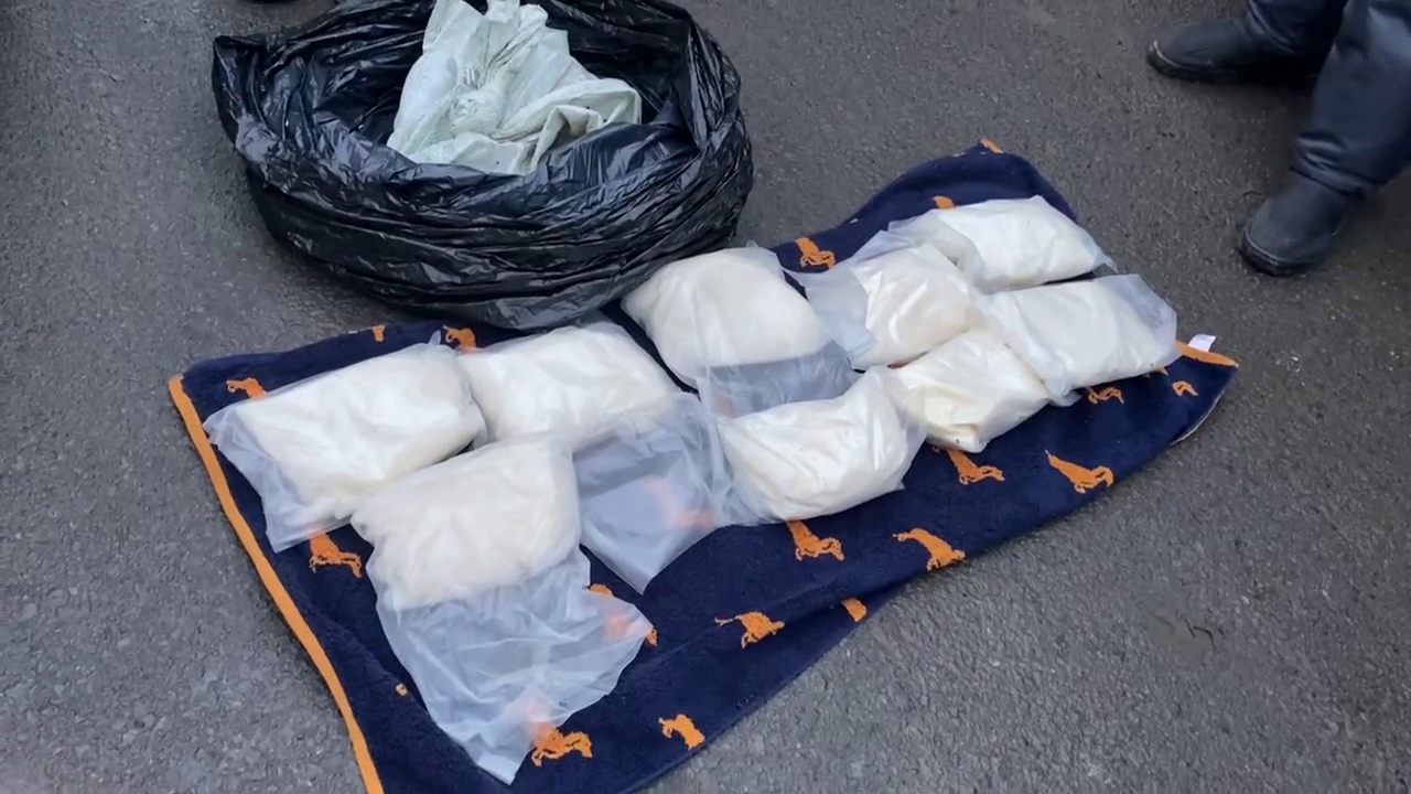 Задержанный полицейскими в Татарстане наркокурьер вёз транзитом почти 13 кг наркозелья