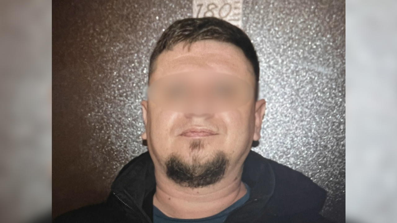 В Москве полицейские задержали подозреваемого в краже борсетки из бара
