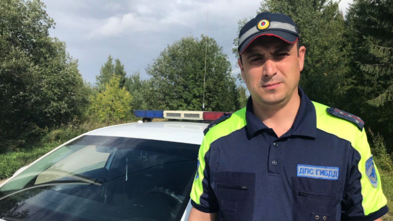 Пермский госавтоинспектор оказал помощь прохожему, у которого произошел приступ эпилепсии