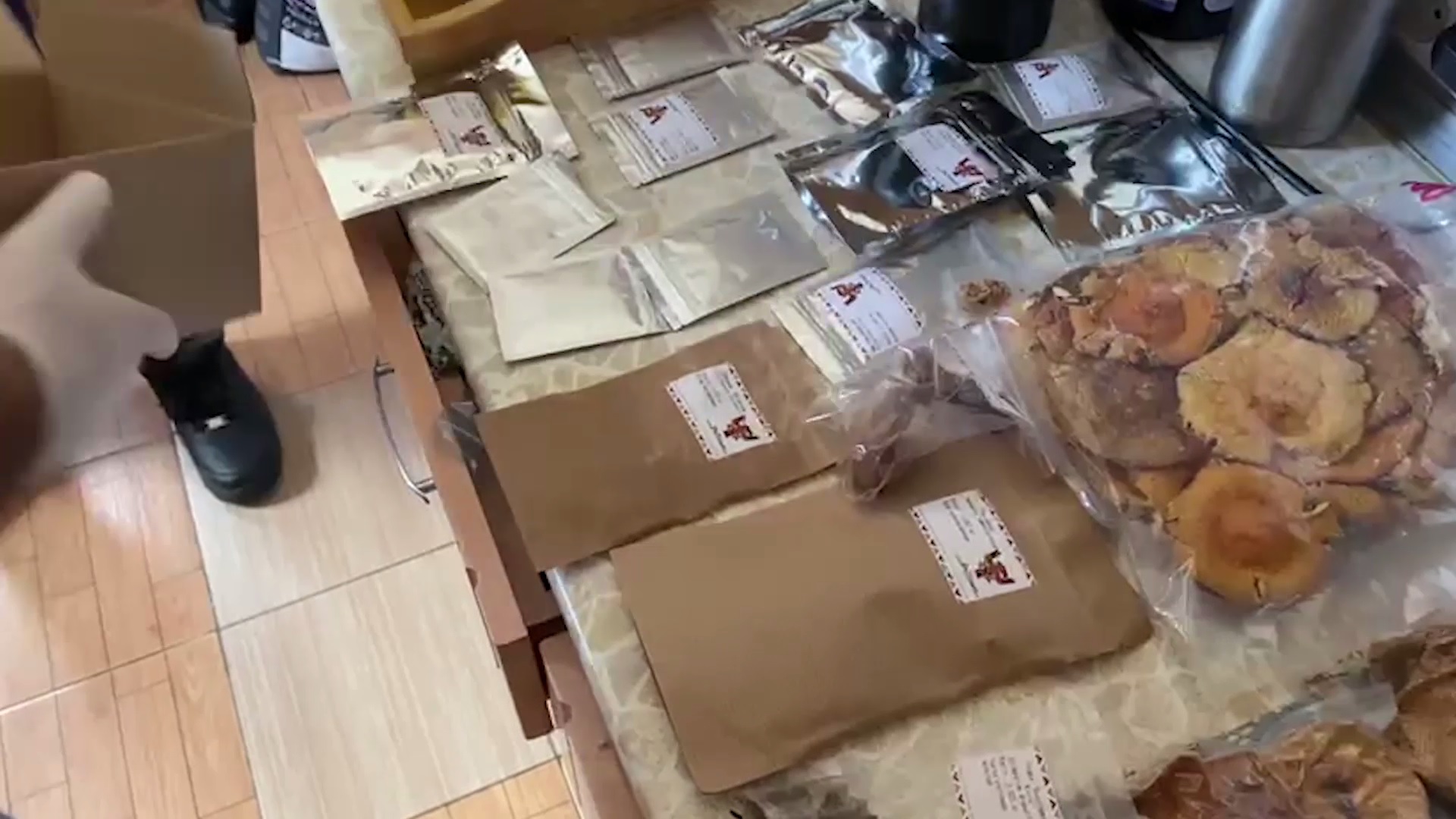 В Новороссийске полицейские пресекли незаконный оборот крупной партии наркотиков