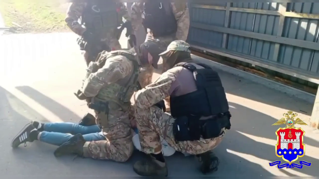 Под Калининградом полиция задержала вымогателя 300 тысяч рублей у 15-летнего брата погибшего бойца СВО