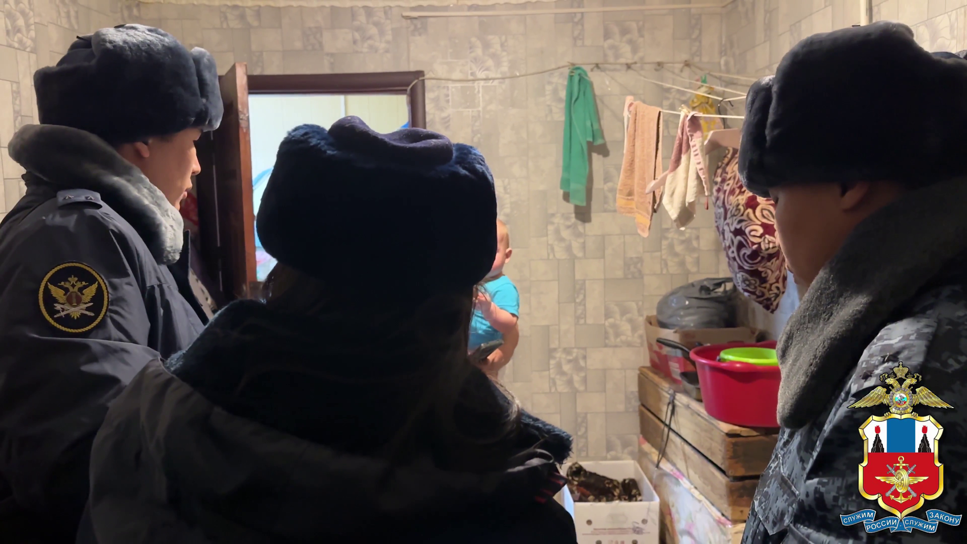 Транспортные полицейские Якутии изъяли детей у осуждённой, ведущей аморальный образ жизни