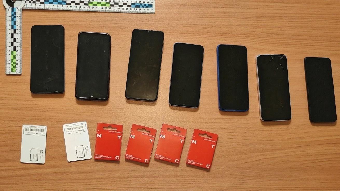 Оперативники Югры уличили школьника в создании виртуальной телефонной станции в интересах аферистов