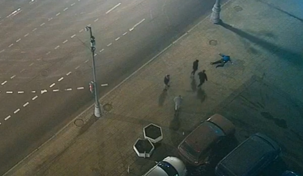 В отношении жителя Москвы, который избил прохожего, возбуждено уголовное дело