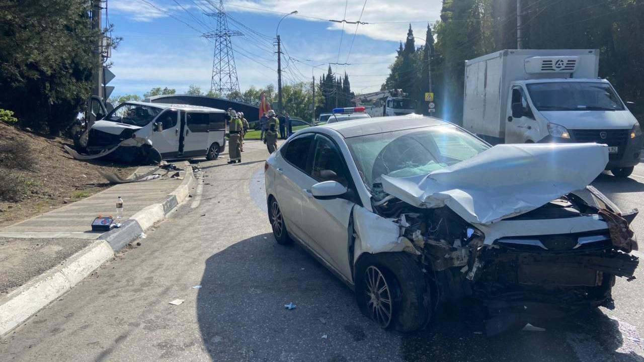 В Крыму полицейские выясняют обстоятельства ДТП с участием автобуса, перевозившего детей