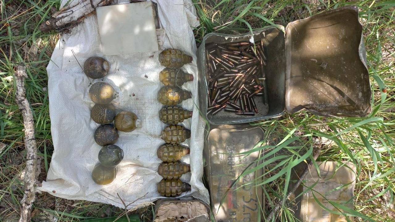 Сотрудники полиции Запорожской области нашли в Черниговском районе схрон с боеприпасами