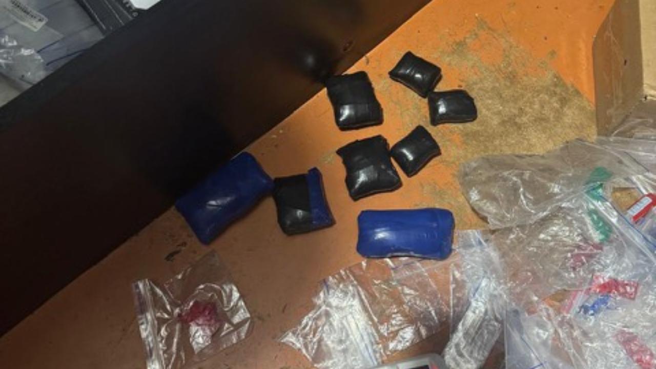 В Тамбовской области полицейские Мичуринска пресекли сбыт почти полкилограмма мефедрона