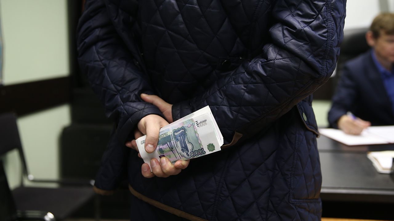 В Магадане завершено расследование дела по обвинению экспедитора в присвоении 640 тысяч рублей