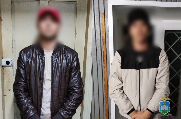 В Орловской области полицейские по горячим следам задержали двух мужчин – курьеров онлайн-аферистов