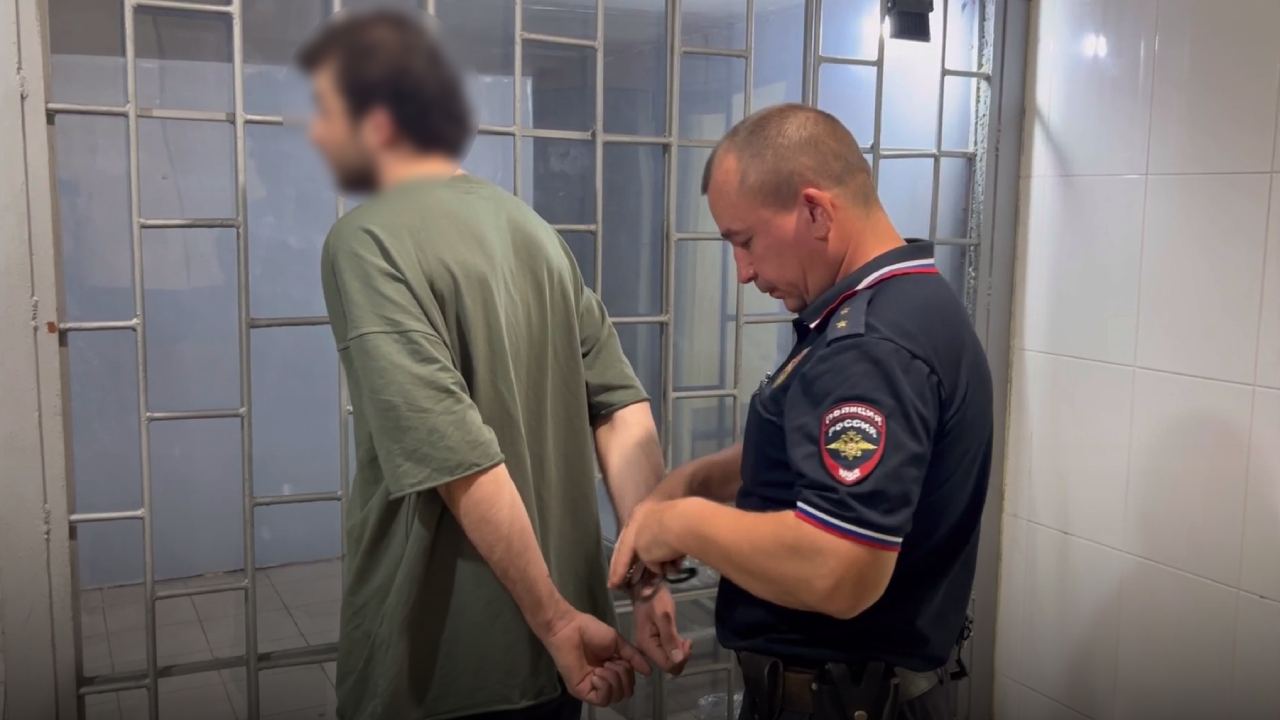На северо-востоке Москвы полицейские по горячим следам задержали подозреваемого в уличном разбое