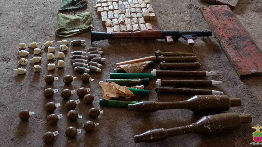 В Запорожской области в подвале гаража полицейские обнаружили схрон с боеприпасами