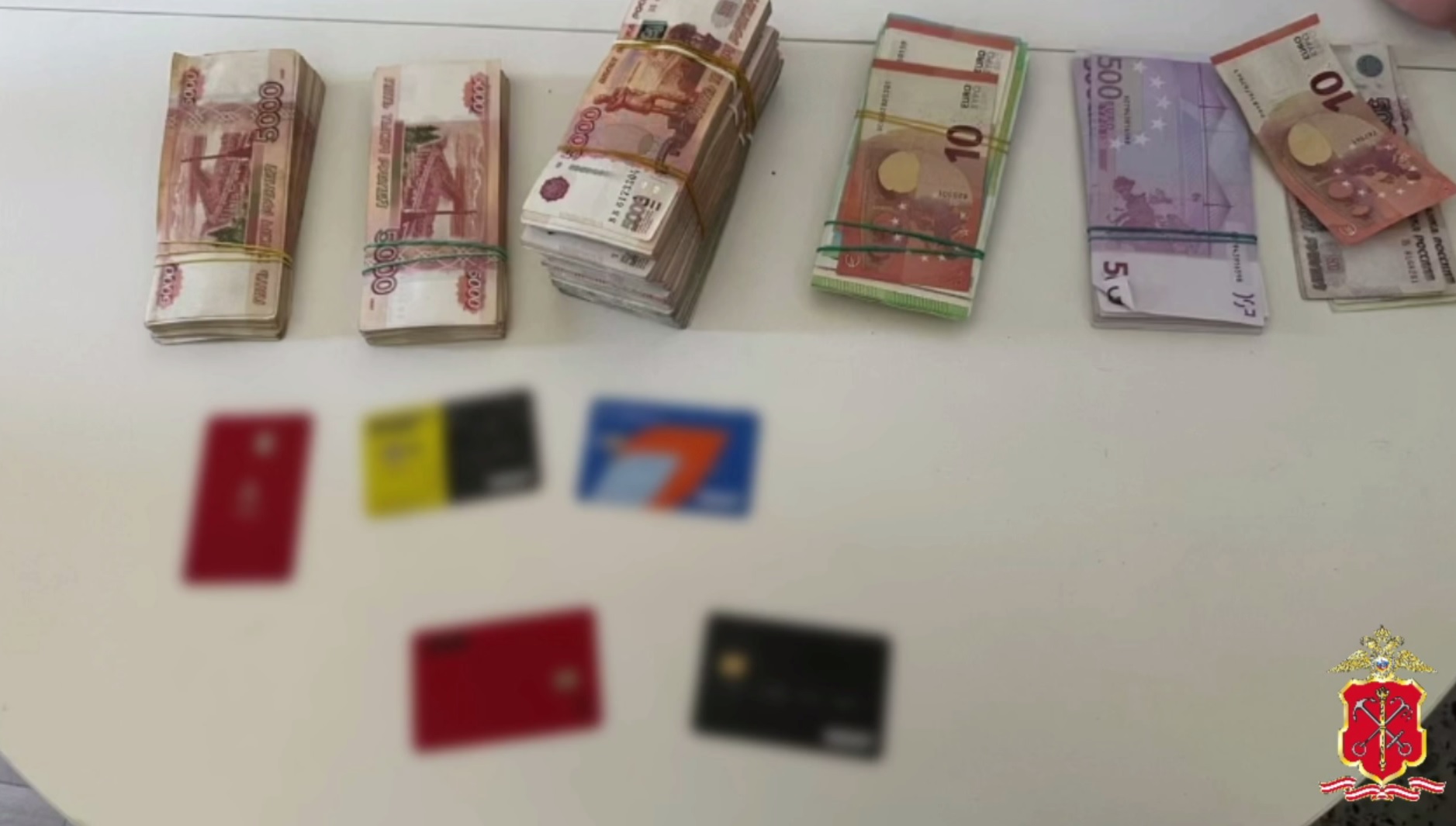 Полиция Петербурга разоблачила теневых банкиров, чей криминальный доход превысил 24,5 млн рублей