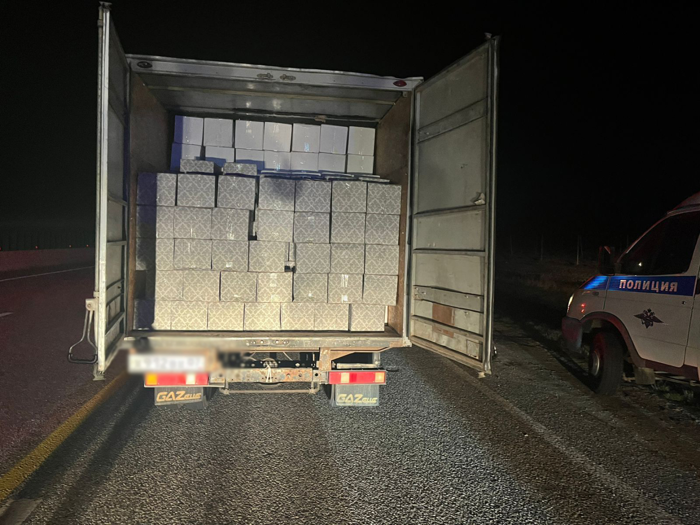 Перевозку крупной партии сомнительной водки и спирта пресекли полицейские Кабардино-Балкарии