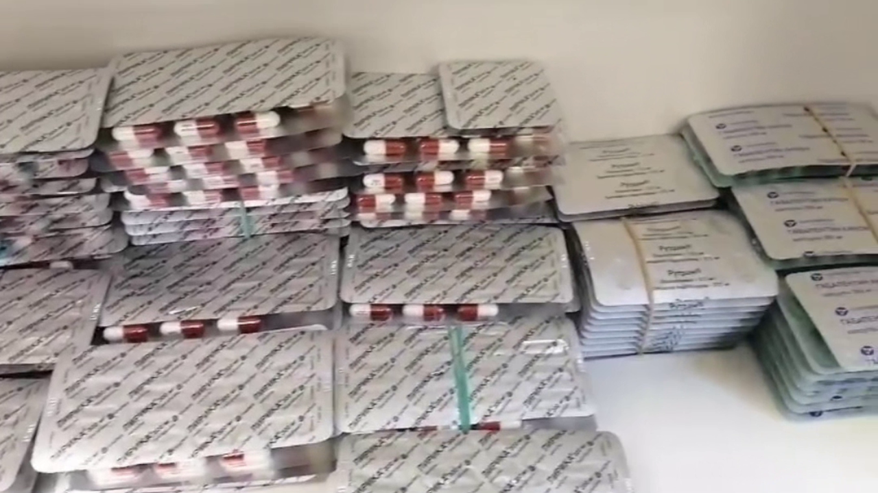 Два фармацевта уличены полицией Москвы в незаконной продаже прегабалина без рецепта, чека и упаковки
