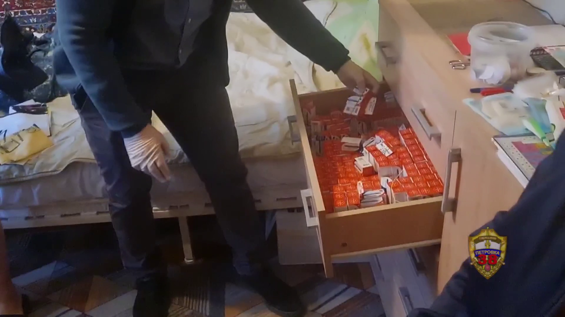 Полицейские Москвы пресекли деятельность интернет-магазина по продаже сильнодействующих веществ