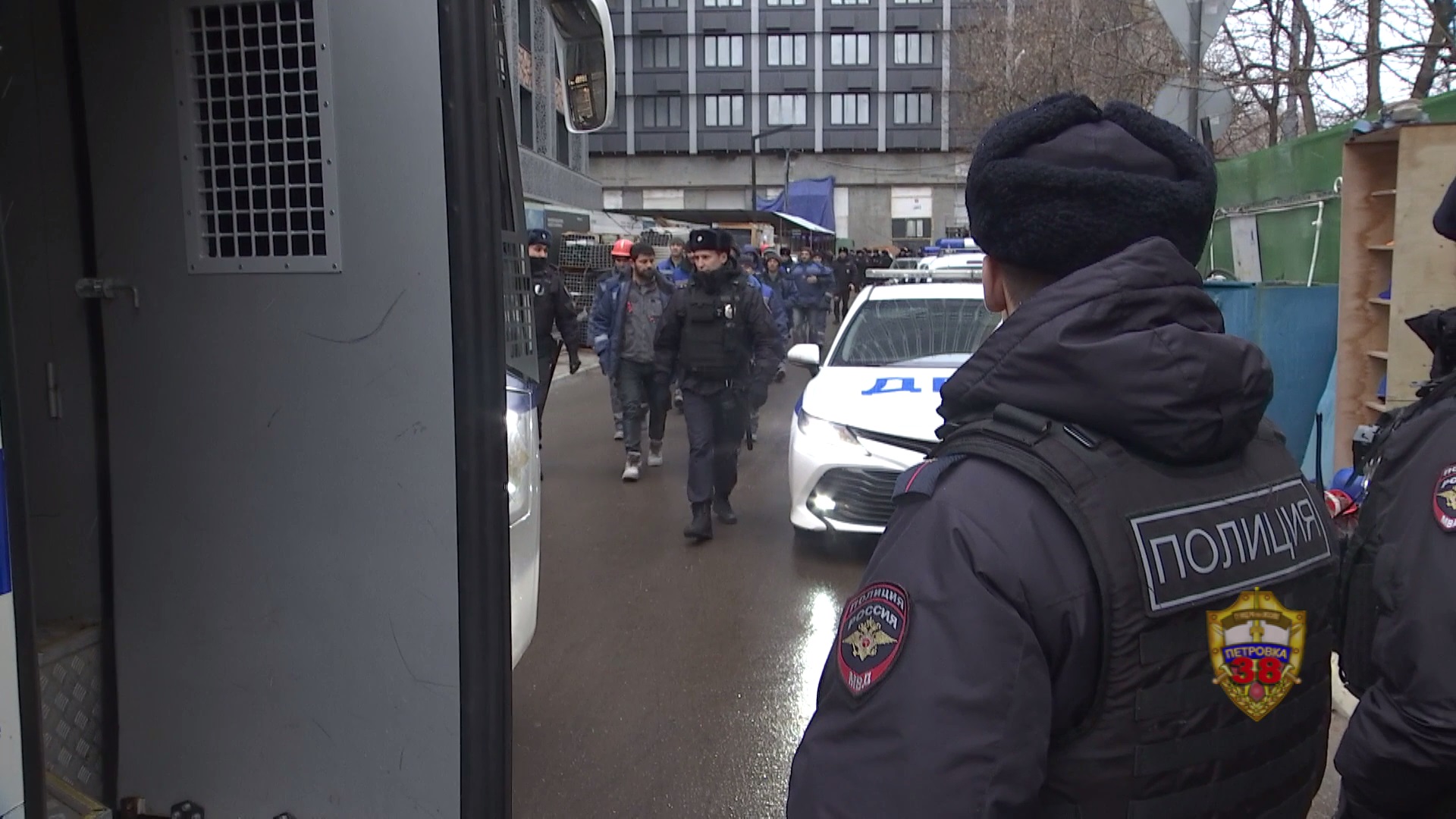 В Москве в полицию доставлены 139 человек, возможно причастных к конфликту на строительном объекте