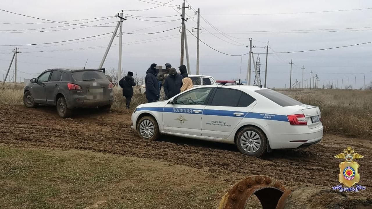 Троих сбытчиков мефедрона и организатора онлайн-наркомаркета задержали полицейские Калмыкии