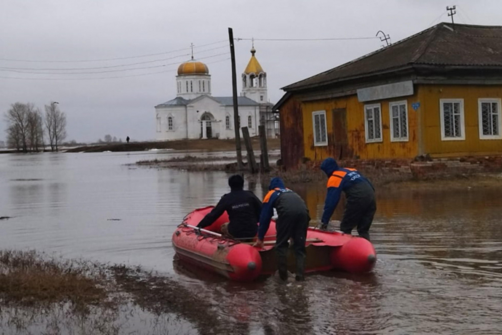 В Звериноголовском округе Курганской области продолжаются эвакуационные мероприятия в связи с весенним половодьем