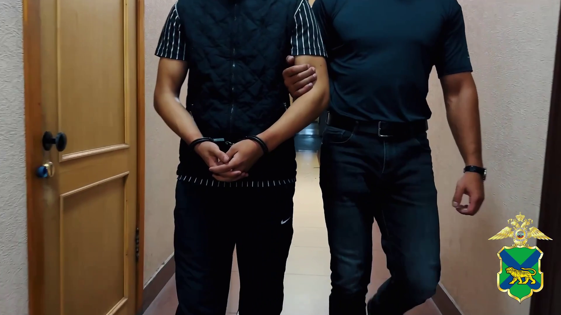В Приморском крае полиция установила причастность двух иностранцев 17 и 18 лет к серии грабежей