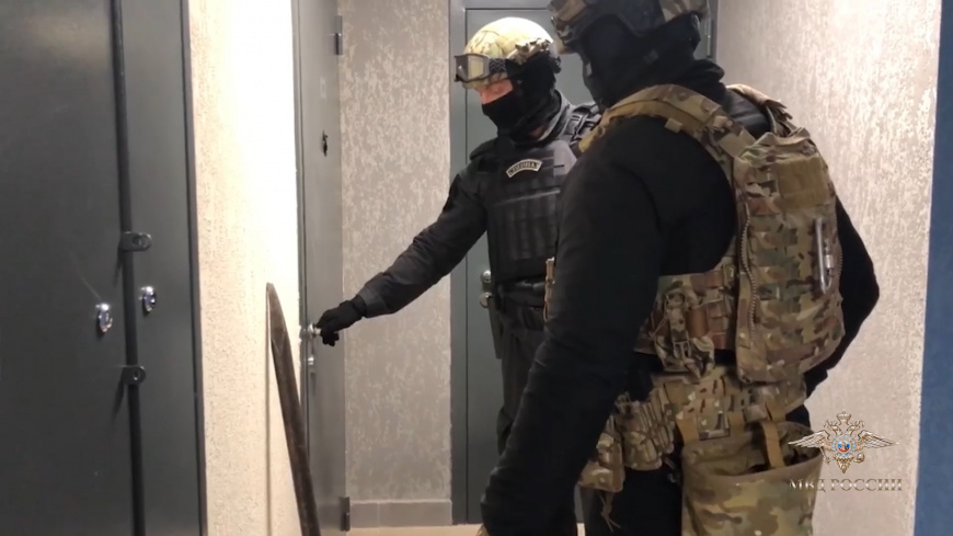 В Санкт-Петербурге полицейские задержали подозреваемых в серийном интернет-мошенничестве