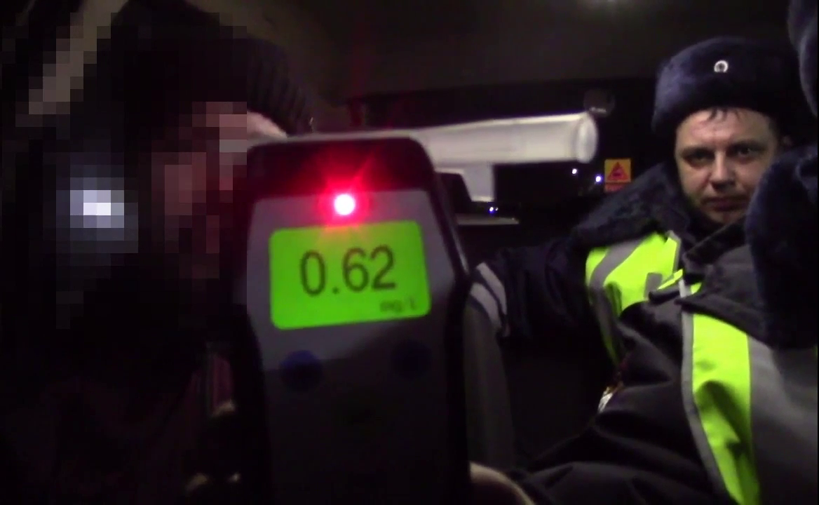 Красноярской полицией задержан нетрезвый водитель, 9 лет ездивший по недействительному удостоверению