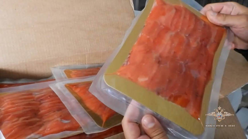 На Камчатке полицейские изъяли на двух рыбозаводах немаркированную продукцию