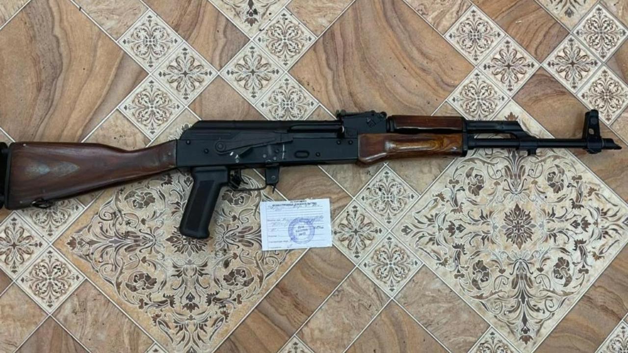 В Томской области местный житель ожидает суда за кражу ружья у знакомого