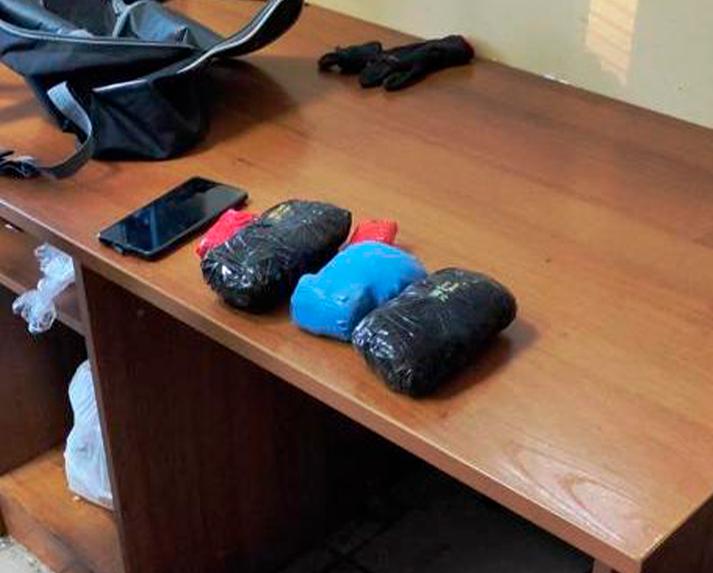 В Красноярске инспекторы ДПС задержали мужчину с крупной партией «синтетики»