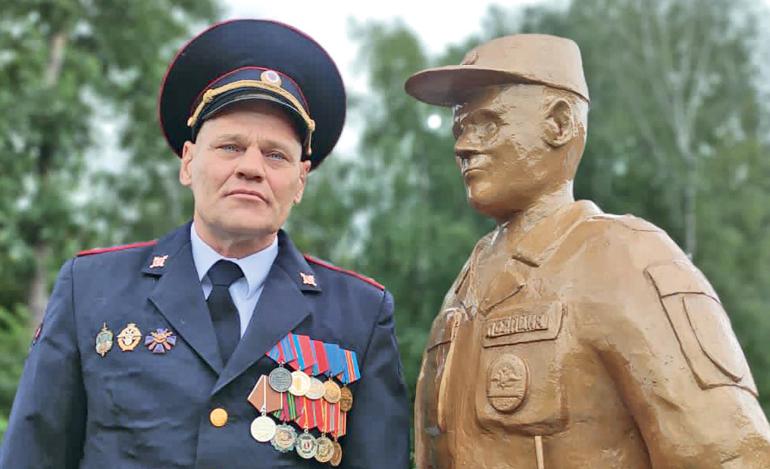 Скульптор в погонах