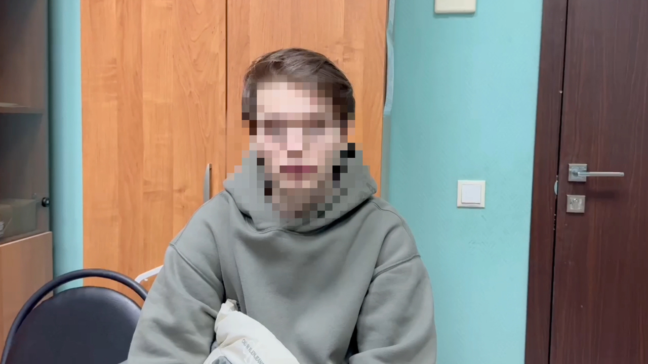 Подозреваемый в серии грабежей 19-летний москвич задержан столичной полицией на Уральской улице