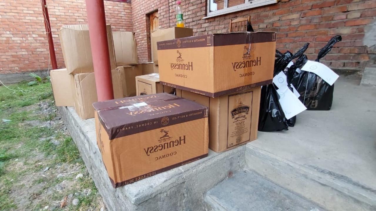 Полицией Северной Осетии изъяты не соответствующие ГОСТу свыше 700 литров водки, коньяка и спирта