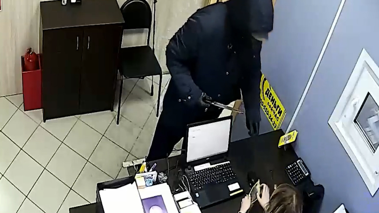 Житель Нижегородской области совершил разбой ради ребёнка, которого у него нет