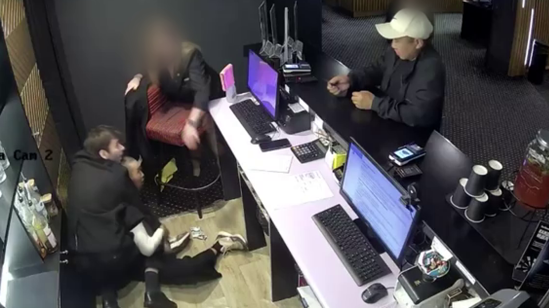 За разбойное нападение на работников букмекерского клуба в Москве задержаны двое уроженцев Тувы