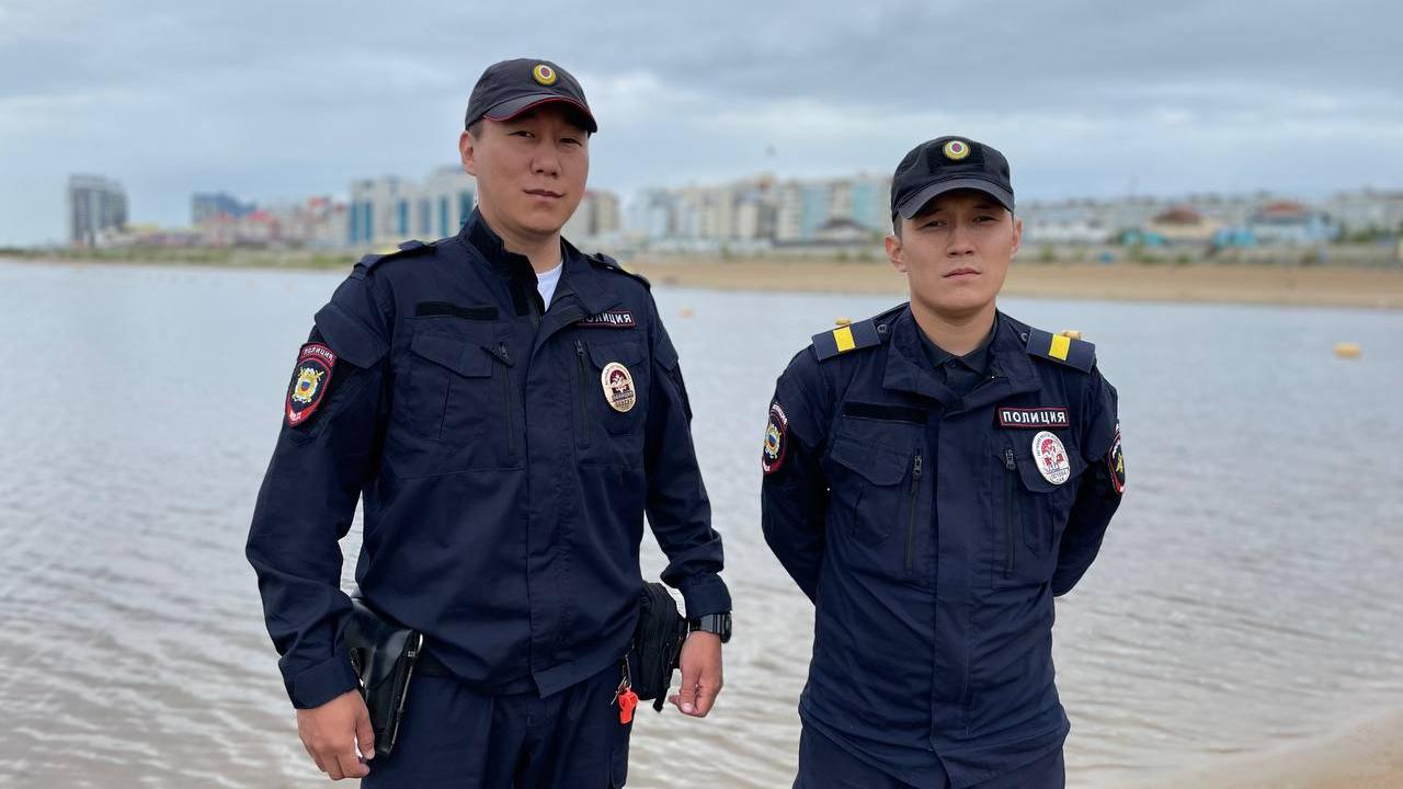 В Якутии полицейские спасли утопающую в городской протоке реки Лены женщину
