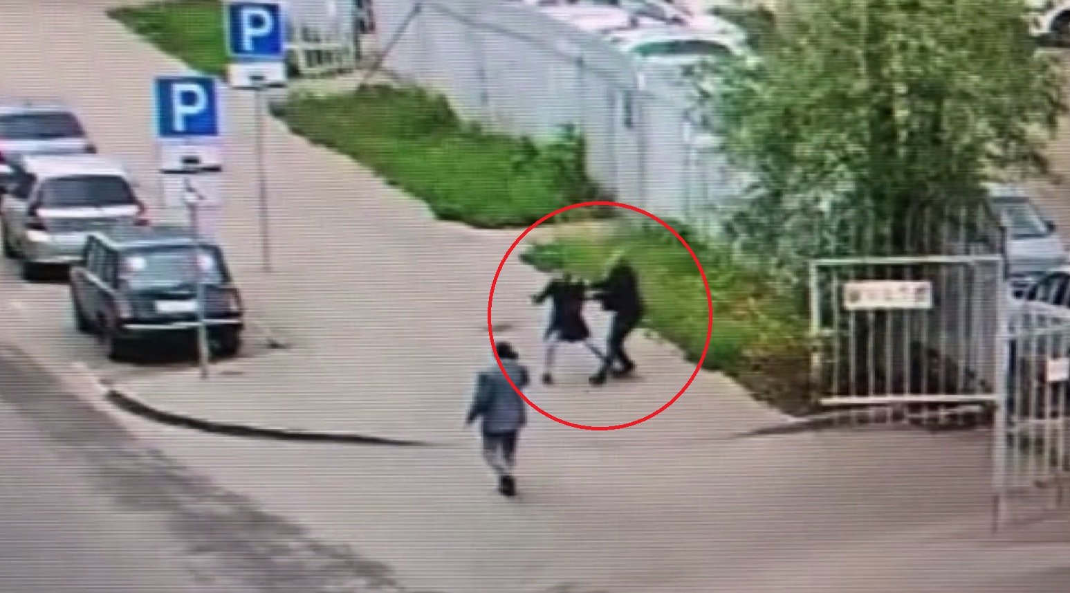 Столичные оперативники по горячим следам задержали подозреваемого в ограблении женщины