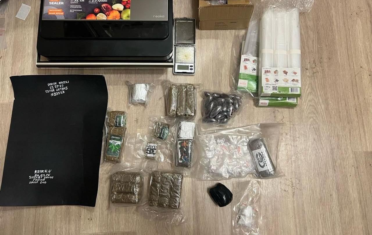 В Красноярске полицейские задержали владельца интернет-магазина по продаже наркотических средств